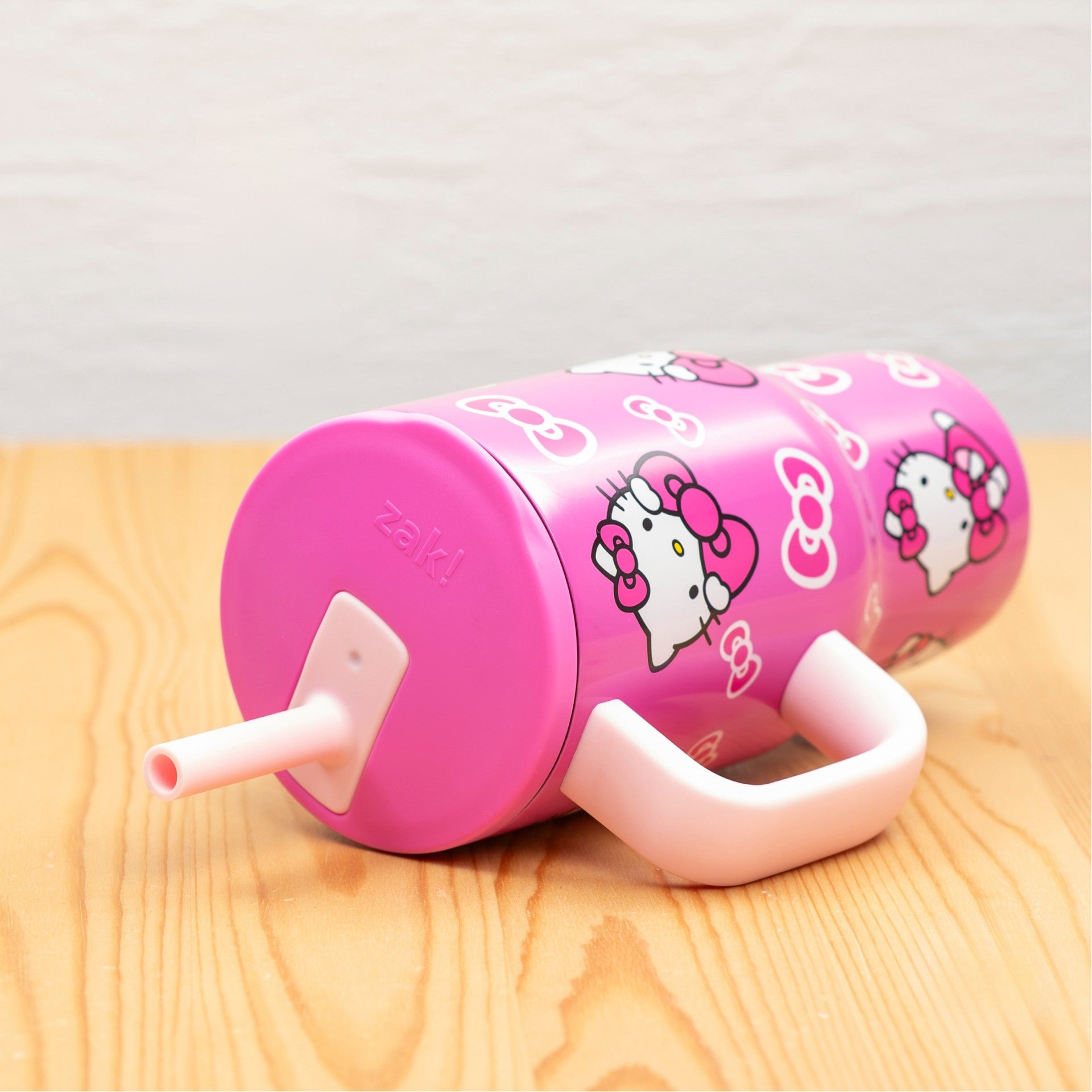 fairway16-hkitty-spillproof.jpg